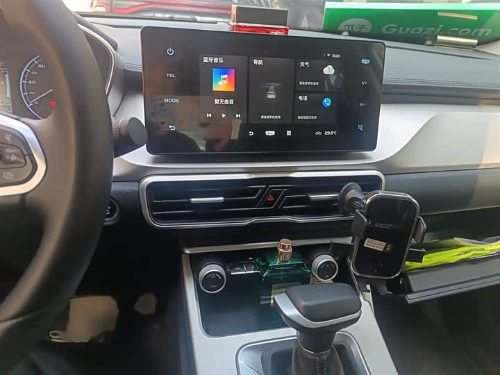 Фото 6 - Geely Coolray