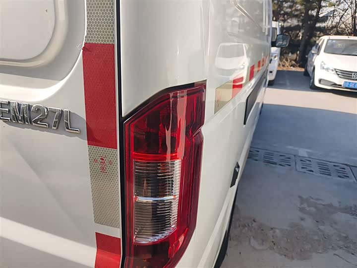 Фото 8 - Dongfeng EM27