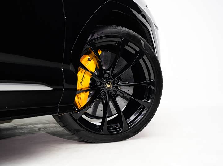 Фото 5 - Lamborghini Urus