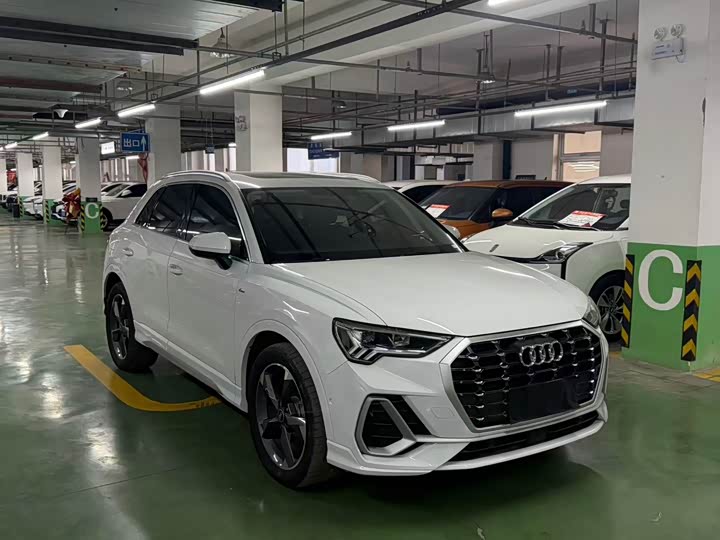 Фото 4 - Audi Q3