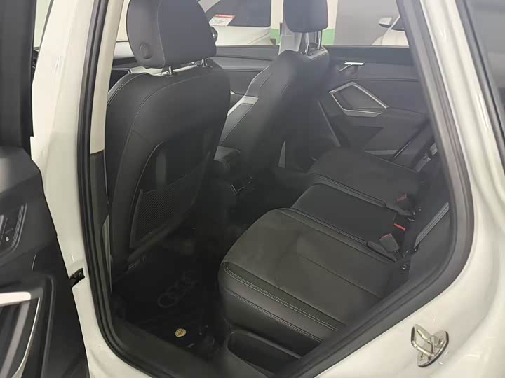 Фото 7 - Audi Q3