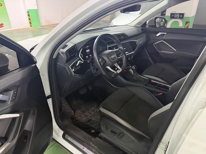 Фото 8 - Audi Q3