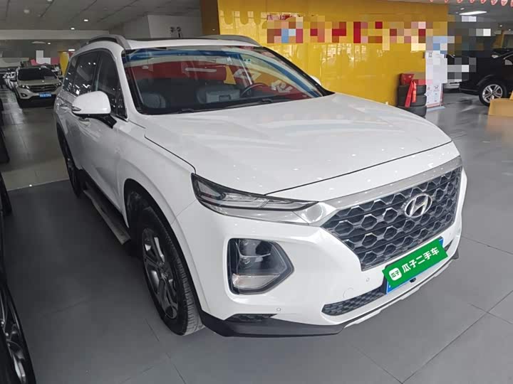 Фото 4 - Hyundai Santa Fe