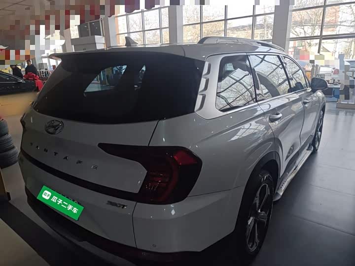 Фото 7 - Hyundai Santa Fe