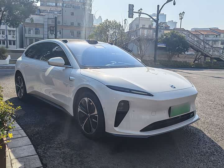 Фото 3 - Nio ET5T