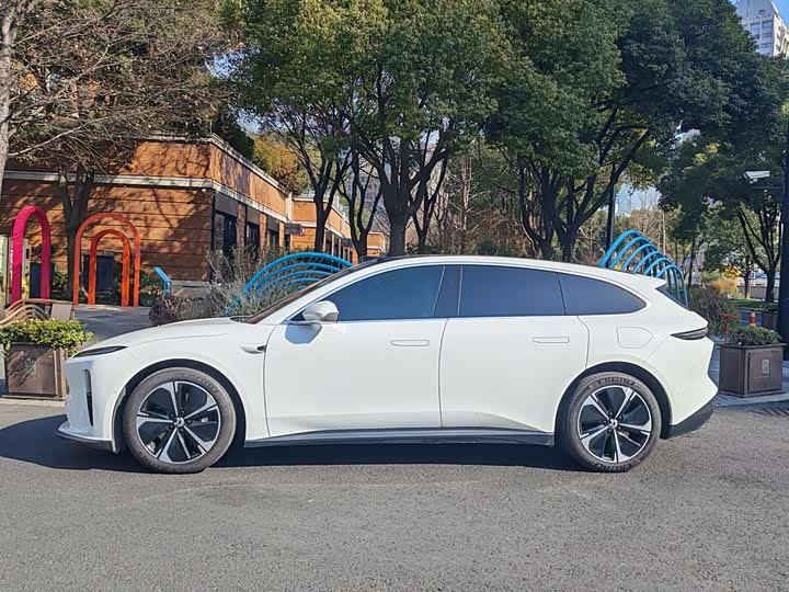 Фото 7 - Nio ET5T