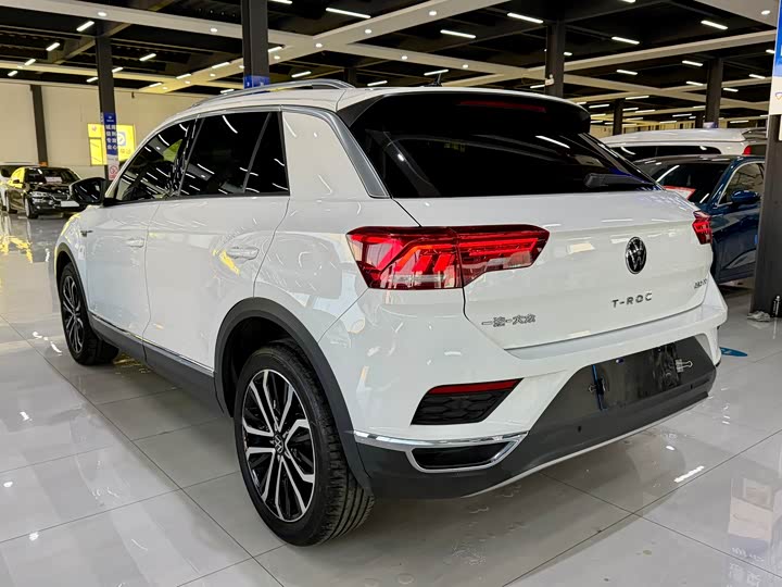 Фото 9 - Volkswagen T-Roc