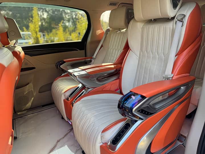 Фото 7 - Buick GL8 ES