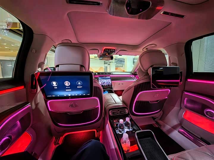 Фото 3 - Mercedes-Benz Maybach S-Class