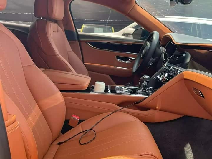 Фото 4 - Bentley Flying Spur