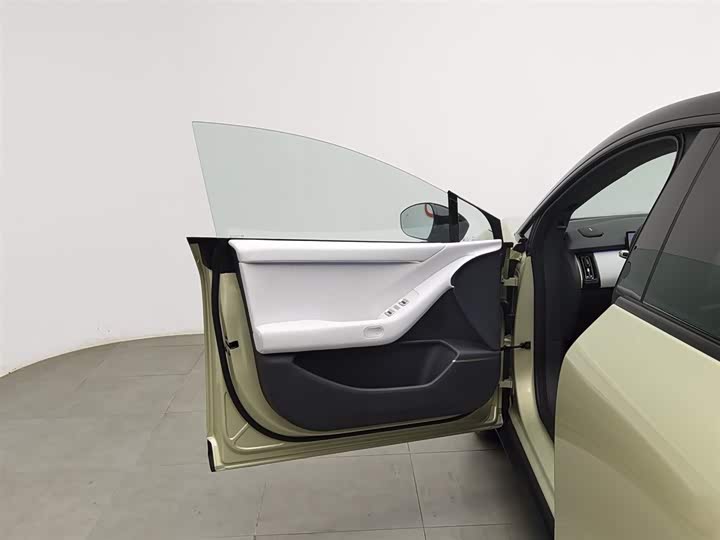 Фото 8 - XPeng F57