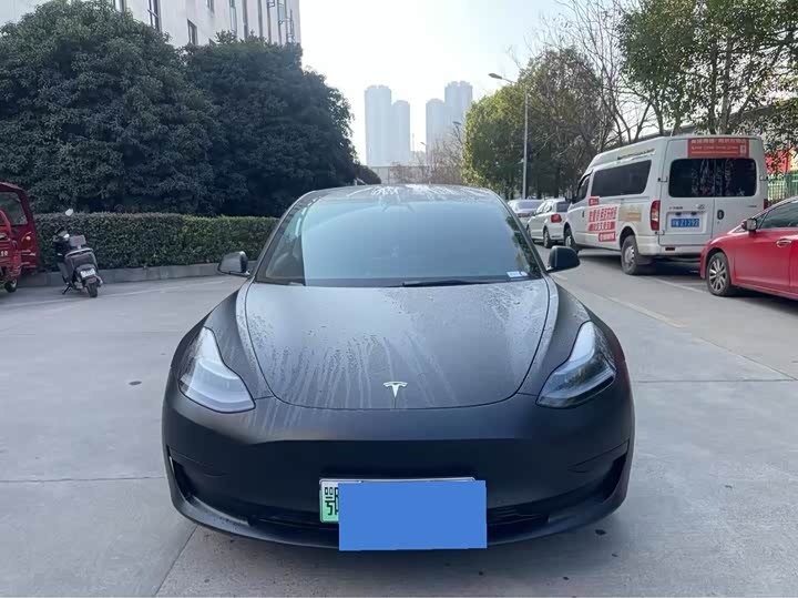 Фото 2 - Tesla Model 3