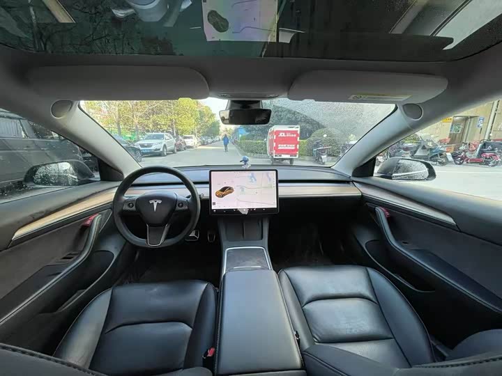 Фото 5 - Tesla Model 3