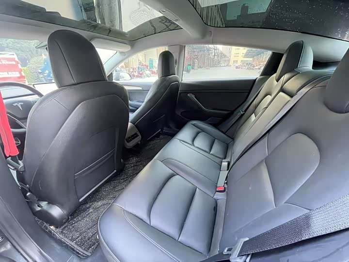 Фото 6 - Tesla Model 3