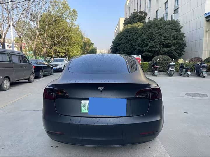 Фото 8 - Tesla Model 3