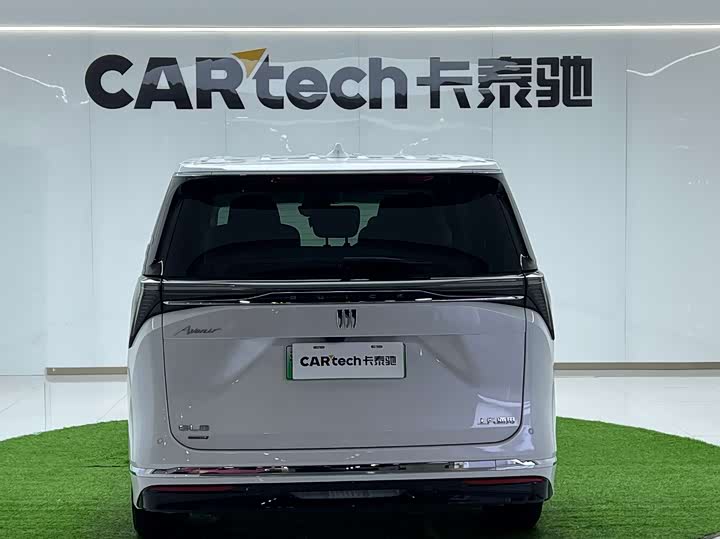 Фото 6 - Buick GL8 Hybrid