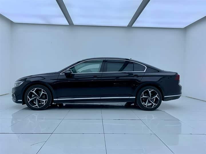 Фото 3 - Volkswagen Magotan