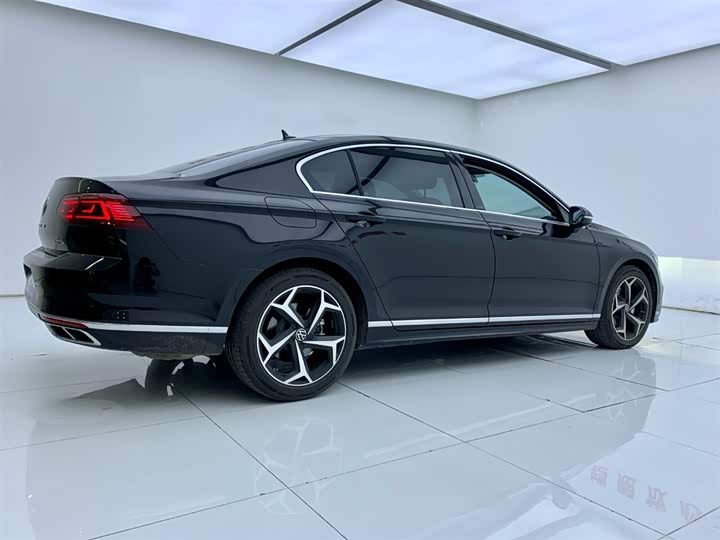 Фото 5 - Volkswagen Magotan