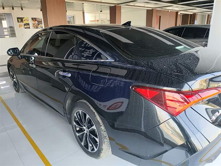 Фото 5 - Toyota Avalon