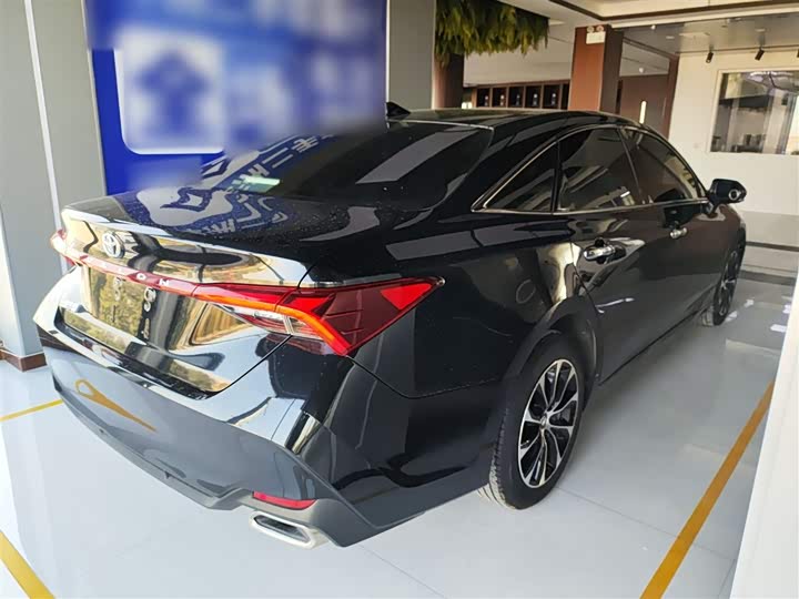 Фото 7 - Toyota Avalon