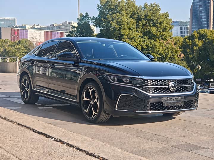 Фото 3 - Volkswagen Passat