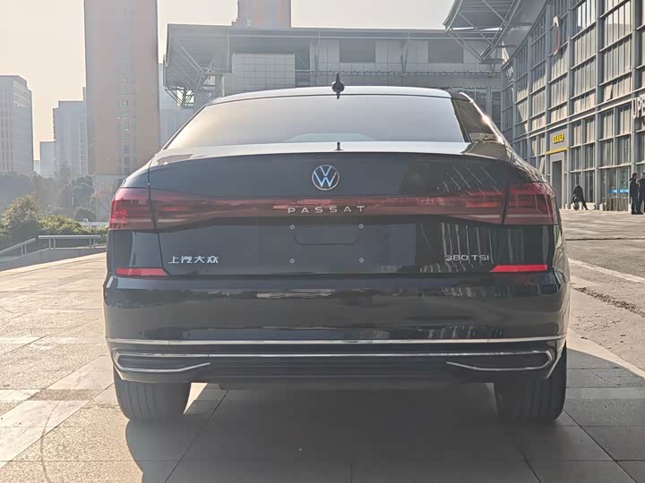 Фото 4 - Volkswagen Passat