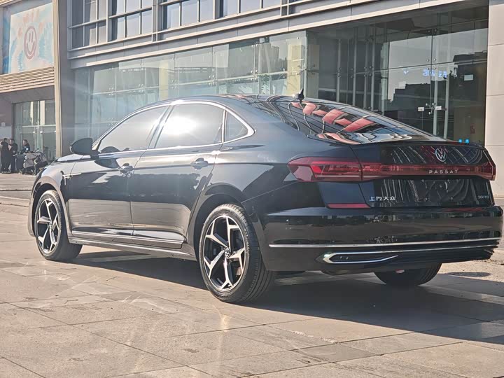 Фото 5 - Volkswagen Passat