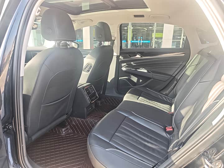 Фото 7 - Volkswagen Passat