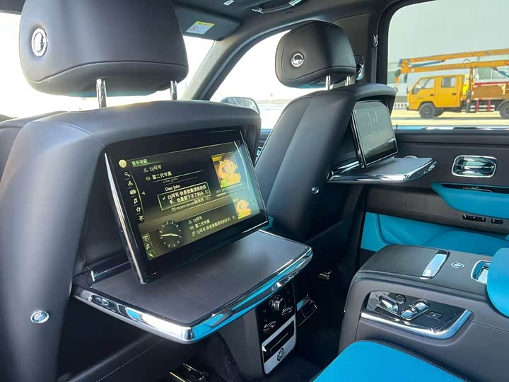 Фото 8 - Rolls-Royce Cullinan