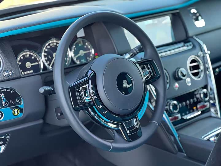 Фото 9 - Rolls-Royce Cullinan