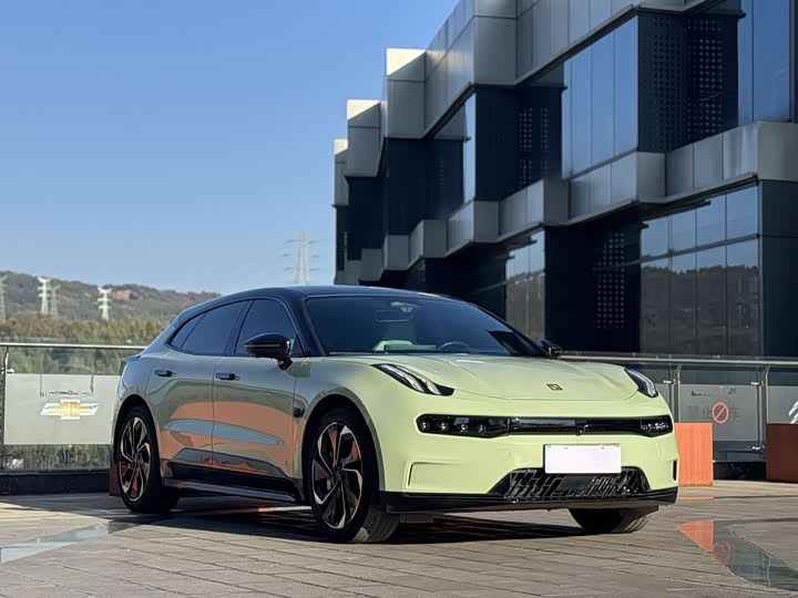 Фото 3 - Zeekr 001