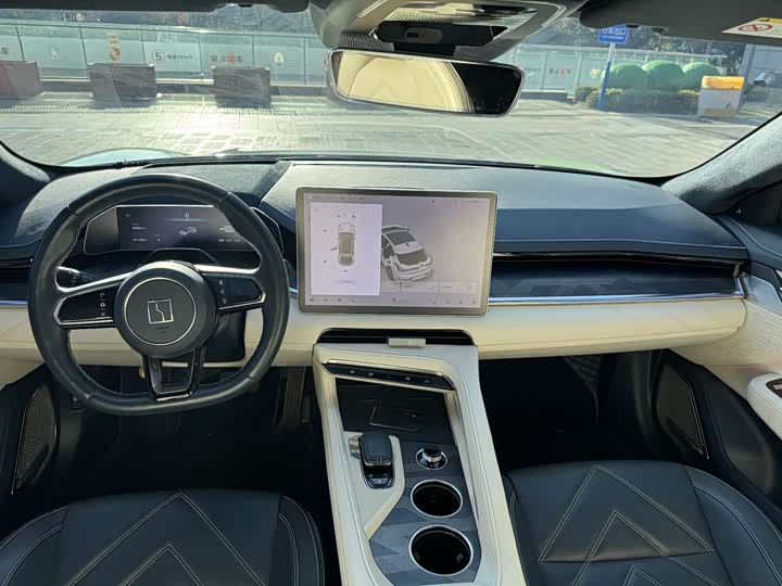 Фото 6 - Zeekr 001