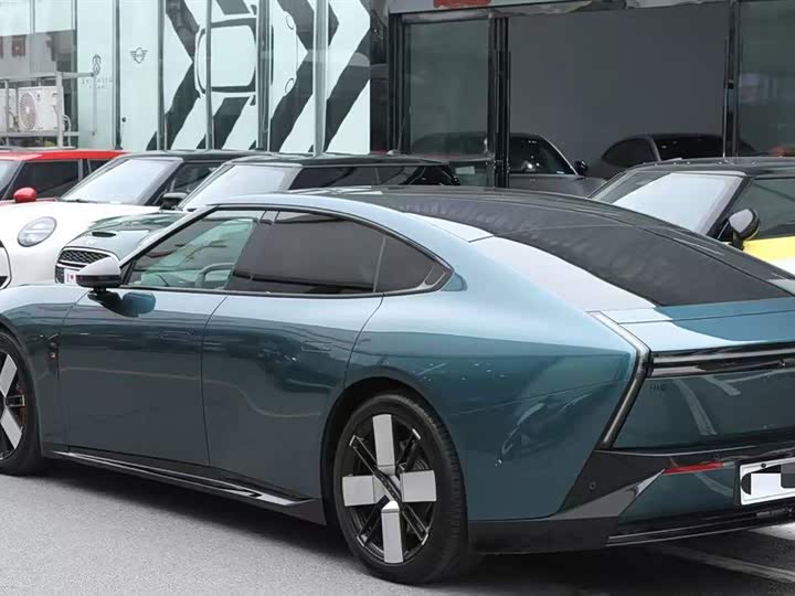 Фото 3 - XPeng P7