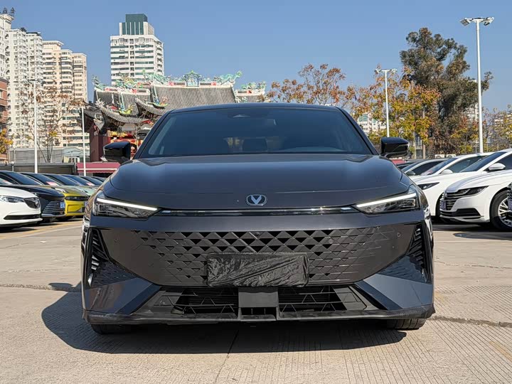 Фото 2 - Changan UNI-V