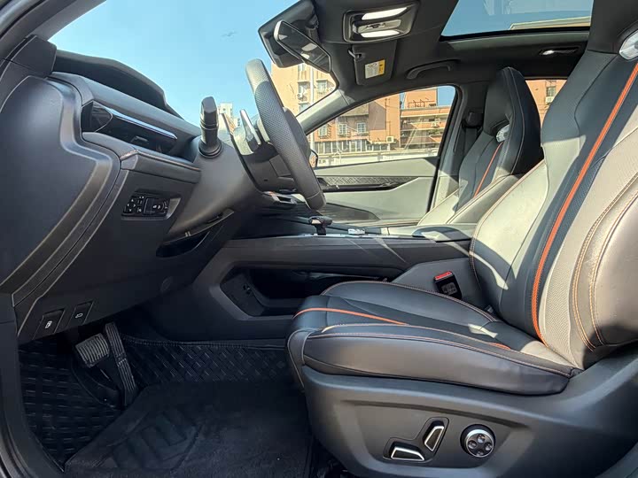 Фото 4 - Changan UNI-V