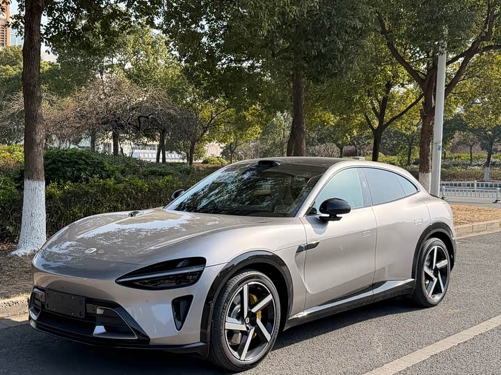 Фото 1 - Xiaomi YU7