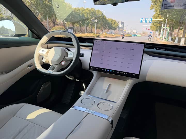 Фото 8 - Xiaomi YU7