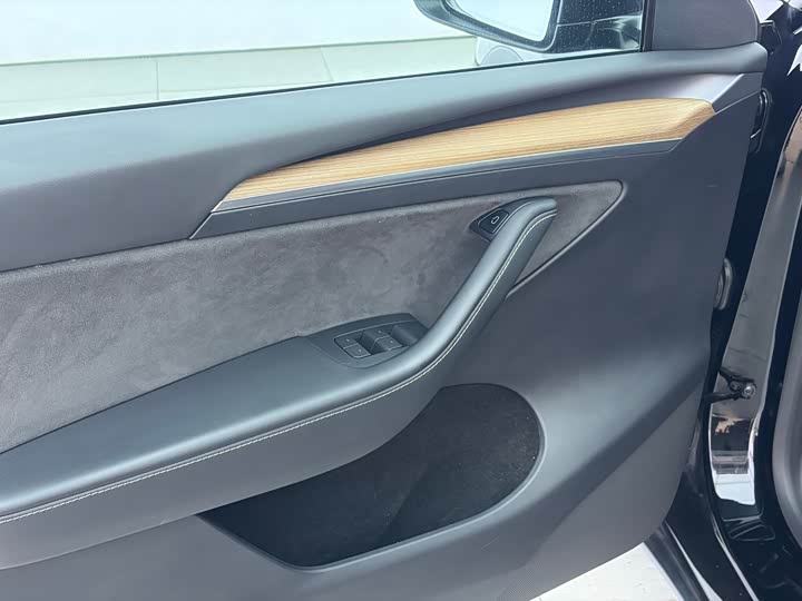 Фото 6 - Tesla Model Y