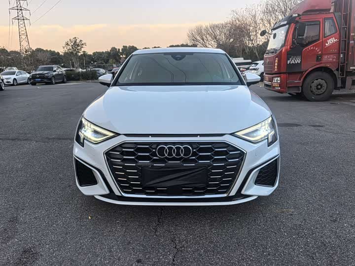 Фото 2 - Audi A3