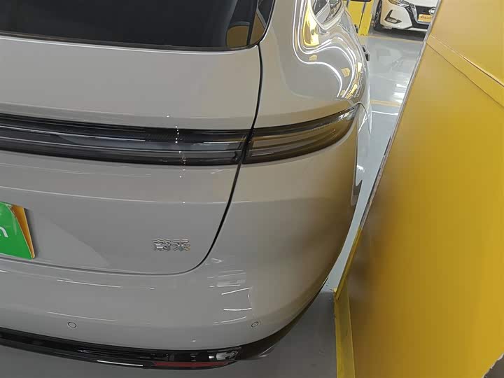 Фото 8 - Nio ET5T