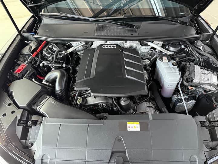 Фото 6 - Audi A6L