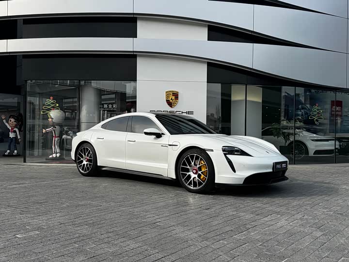 Фото 3 - Porsche Taycan