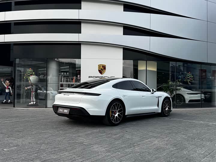 Фото 6 - Porsche Taycan