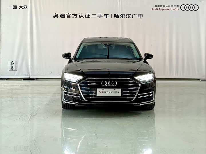Фото 2 - Audi A8