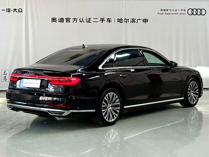 Фото 3 - Audi A8