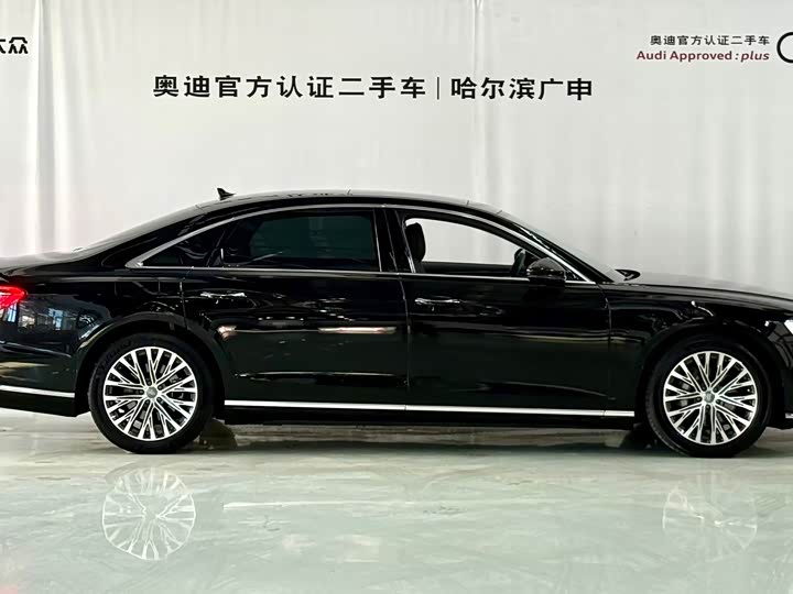 Фото 4 - Audi A8