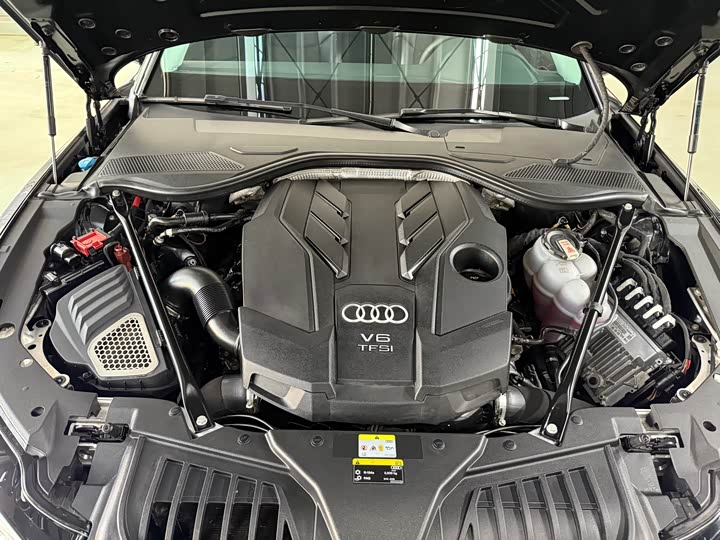 Фото 6 - Audi A8