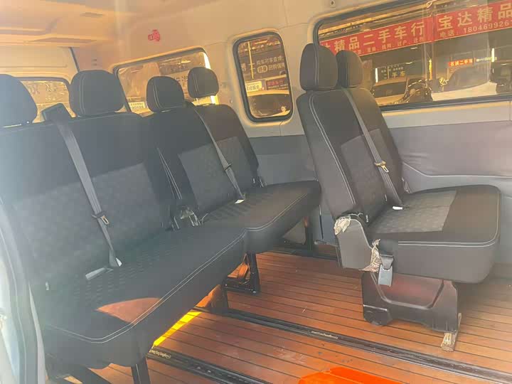 Фото 5 - Maxus V80