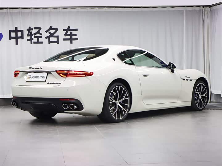 Фото 3 - Maserati GranTurismo