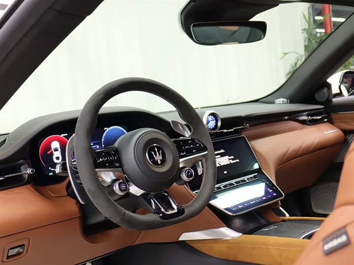 Фото 8 - Maserati GranTurismo